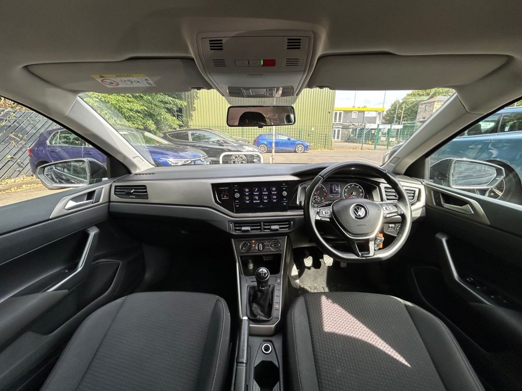 2021 Volkswagen Polo — image 25