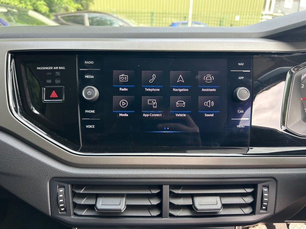2021 Volkswagen Polo — image 32