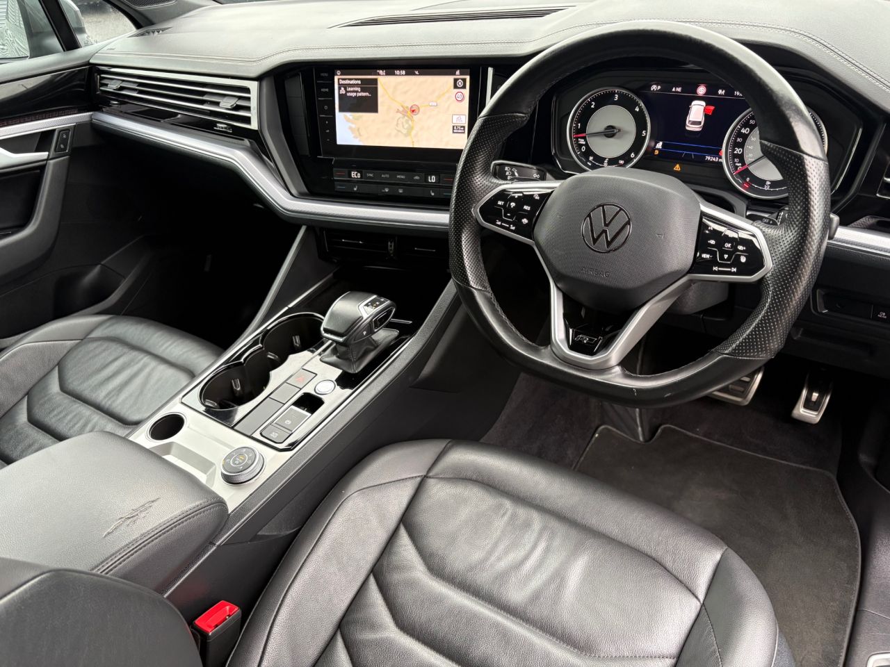 2021 VOLKSWAGEN TOUAREG 3.0 TDI V6 R-Line SUV 5dr Diesel Tiptronic 4Motion Euro 6 (s/s) (286 ps) - vehicle photo 10 for sale on PureCar
