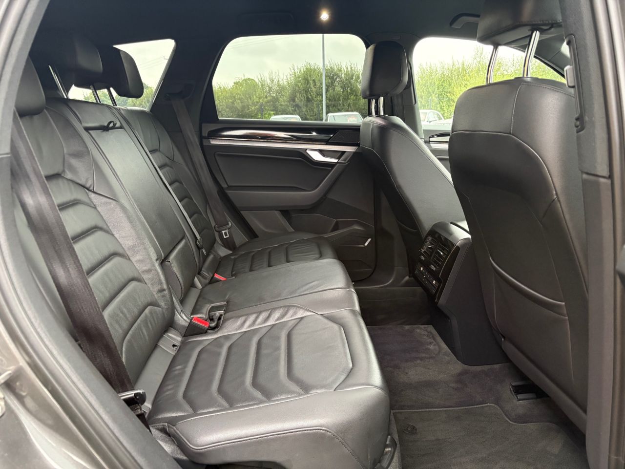 2021 VOLKSWAGEN TOUAREG 3.0 TDI V6 R-Line SUV 5dr Diesel Tiptronic 4Motion Euro 6 (s/s) (286 ps) - vehicle photo 13 for sale on PureCar