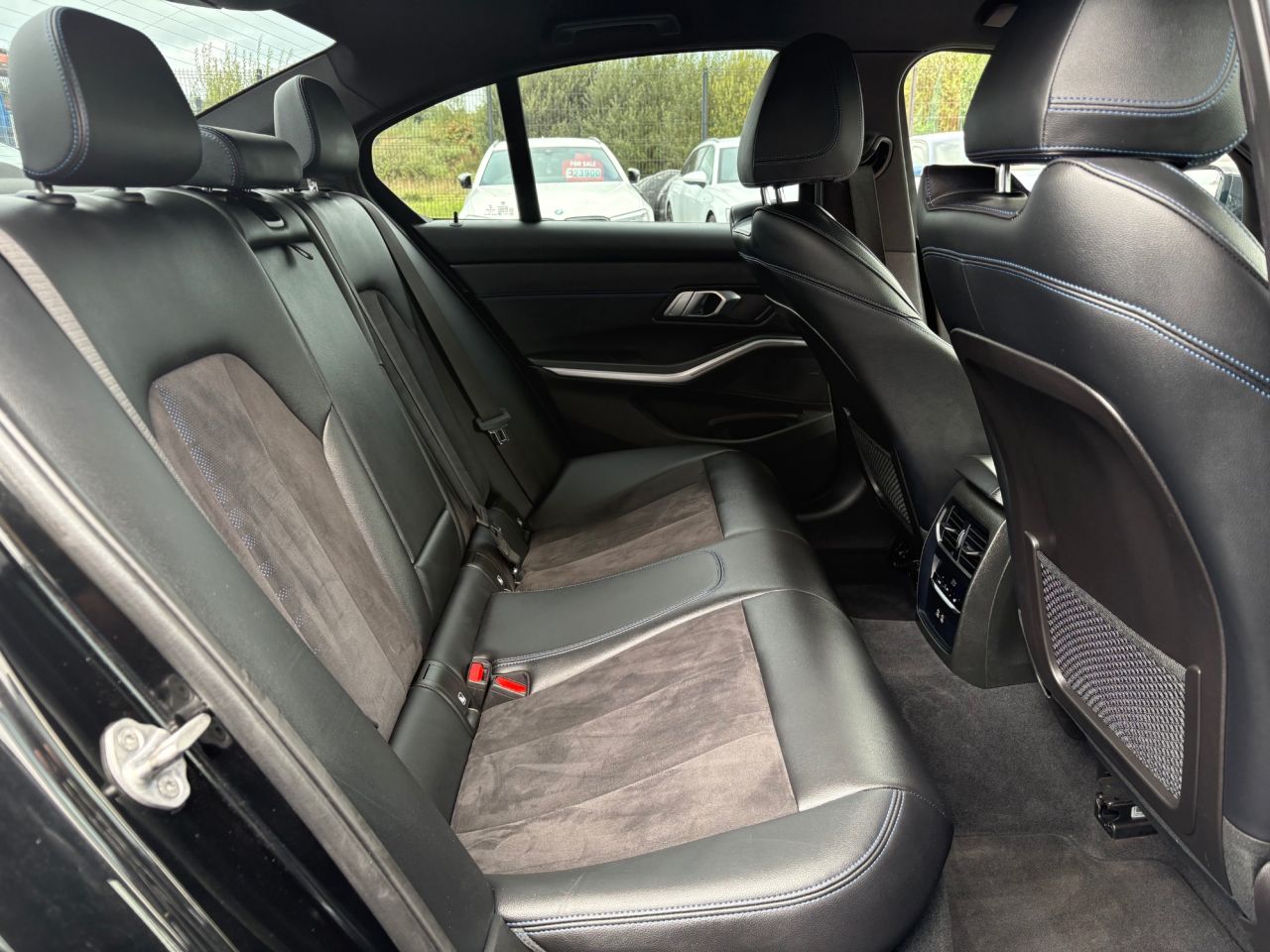 2023 BMW 3 SERIES 2.0 320d MHT M Sport Saloon 4dr Diesel Hybrid Auto Euro 6 (s/s) (190 ps) - vehicle photo 12 for sale on PureCar