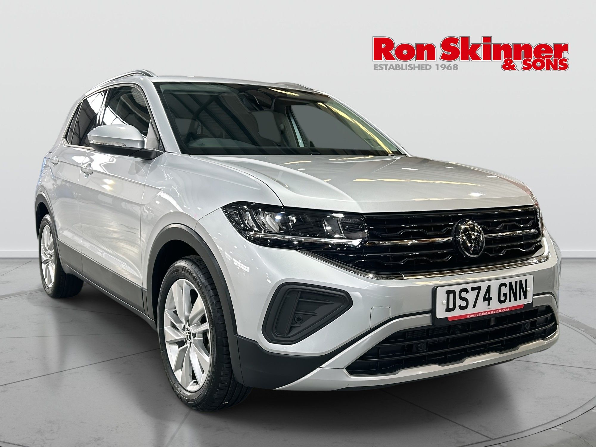 2025 Volkswagen T-Cross — image 1