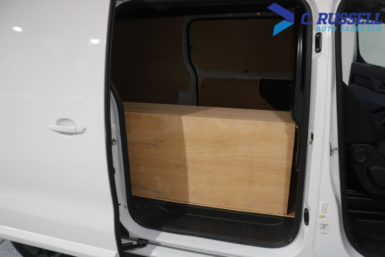 2024 CITROEN DISPATCH 1.5 BlueHDi Driver XL Panel Van 6dr Diesel Manual LWB Euro 6 (s/s) (120 ps) - vehicle photo 16 for sale on PureCar