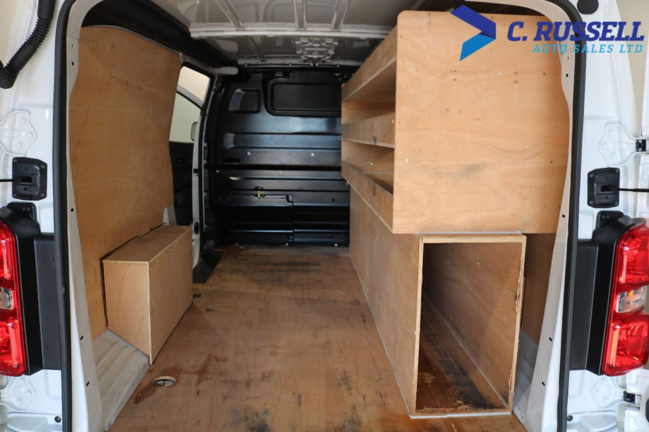 2025 CITROEN DISPATCH 1.5 BlueHDi Driver XL Panel Van 6dr Diesel Manual LWB Euro 6 (s/s) (120 ps) - vehicle photo 17 for sale on PureCar