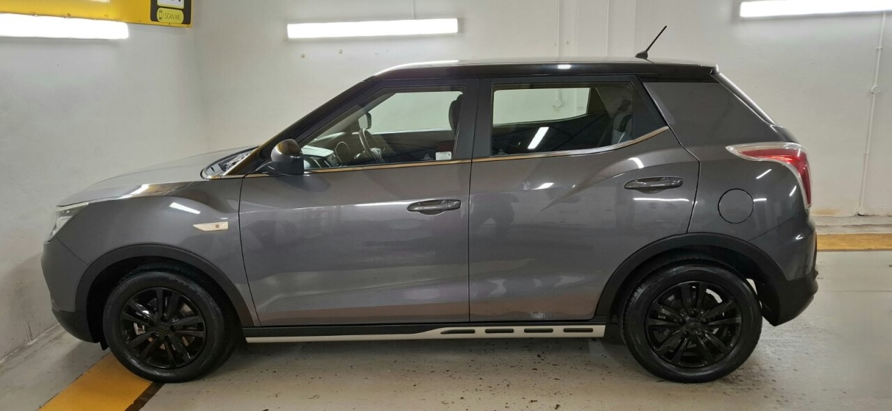 2017 SSANGYONG TIVOLI 1.6 e-XGi SE SUV 5dr Petrol Manual Euro 6 (s/s) (128 ps) - vehicle photo 9 for sale on PureCar