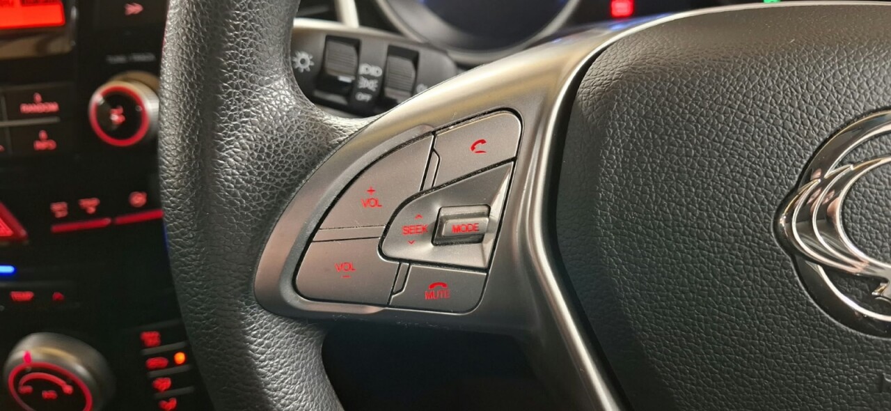 2017 SSANGYONG TIVOLI 1.6 e-XGi SE SUV 5dr Petrol Manual Euro 6 (s/s) (128 ps) - vehicle photo 20 for sale on PureCar