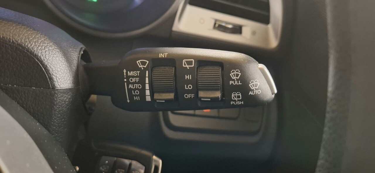 2017 SSANGYONG TIVOLI 1.6 e-XGi SE SUV 5dr Petrol Manual Euro 6 (s/s) (128 ps) - vehicle photo 23 for sale on PureCar