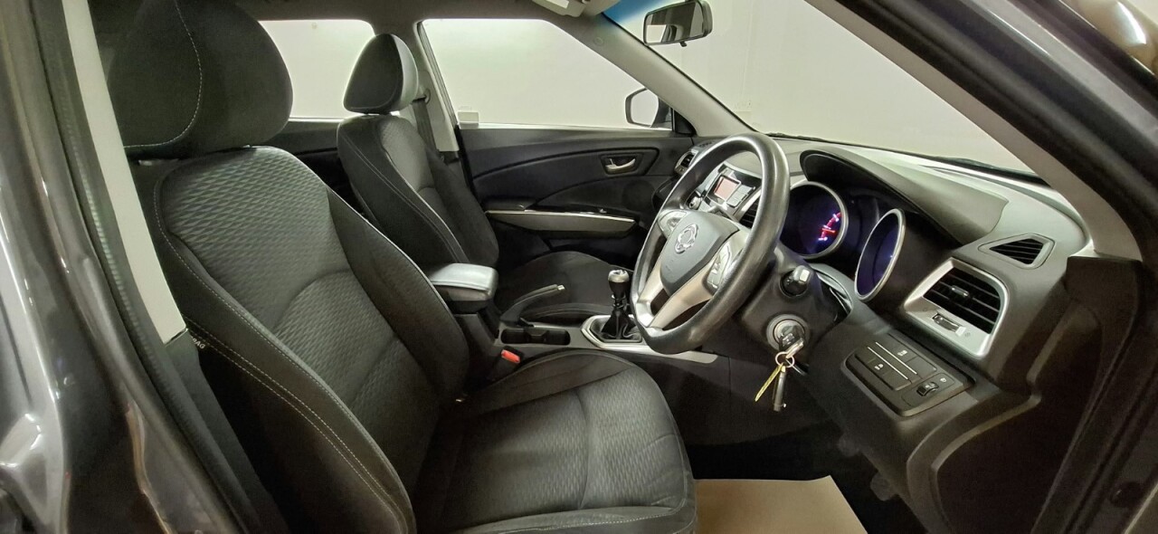 2017 SSANGYONG TIVOLI 1.6 e-XGi SE SUV 5dr Petrol Manual Euro 6 (s/s) (128 ps) - vehicle photo 26 for sale on PureCar