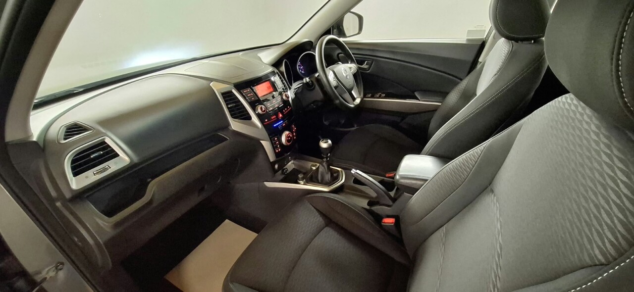 2017 SSANGYONG TIVOLI 1.6 e-XGi SE SUV 5dr Petrol Manual Euro 6 (s/s) (128 ps) - vehicle photo 33 for sale on PureCar
