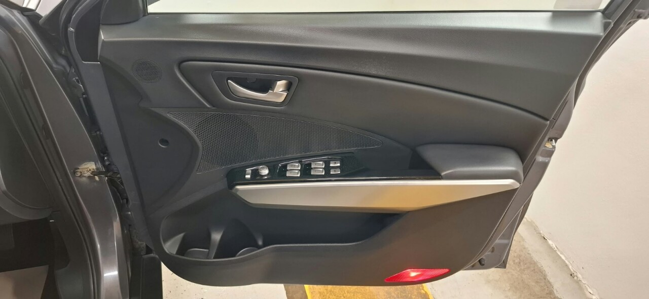 2017 SSANGYONG TIVOLI 1.6 e-XGi SE SUV 5dr Petrol Manual Euro 6 (s/s) (128 ps) - vehicle photo 35 for sale on PureCar