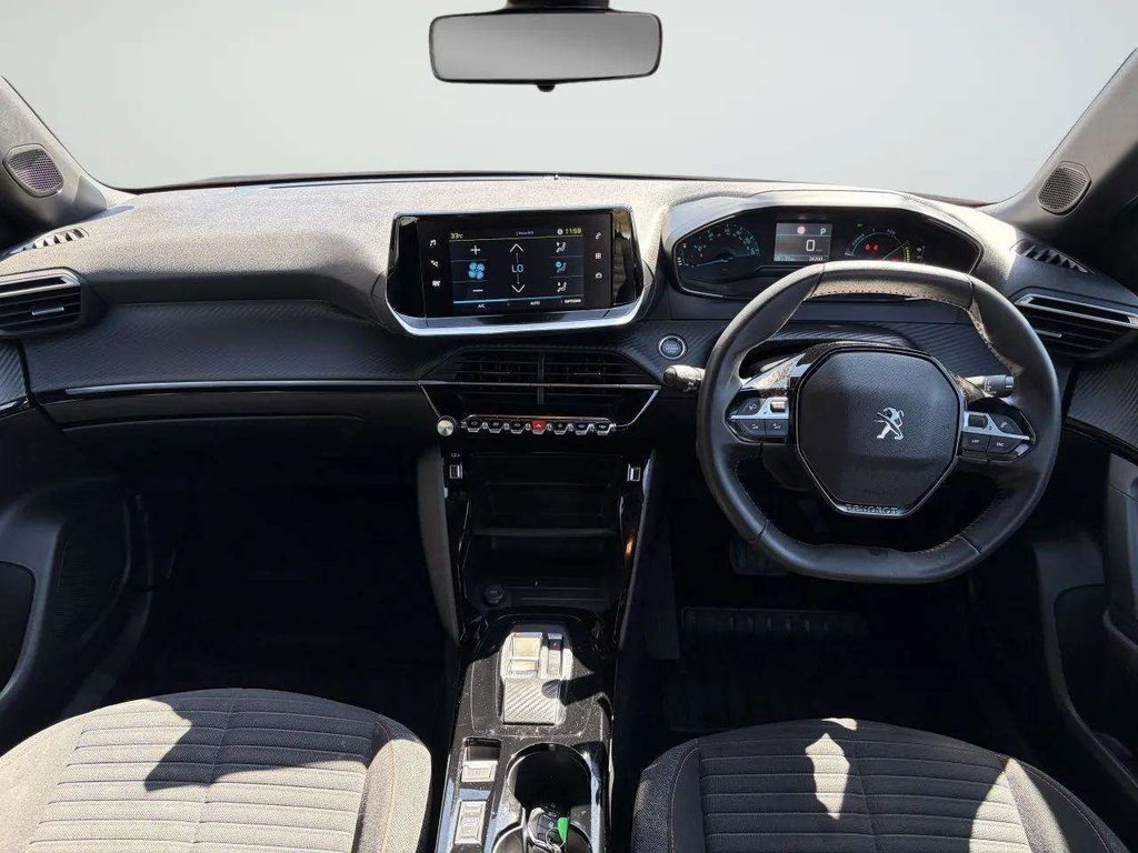 2023 Peugeot e-2008 — image 2