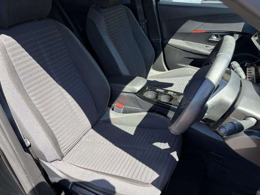 2023 Peugeot e-2008 — image 10