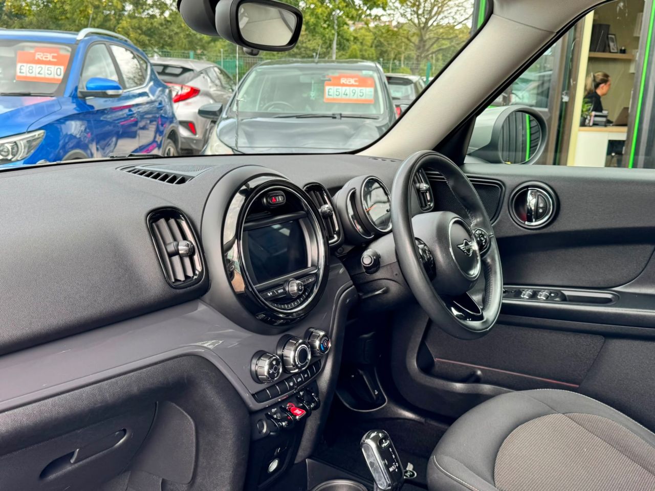 2019 MINI COUNTRYMAN 1.5 Cooper Classic SUV 5dr Petrol Steptronic Euro 6 (s/s) (136 ps) - vehicle photo 10 for sale on PureCar