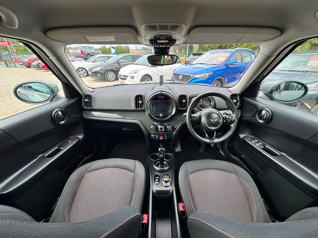 2019 MINI COUNTRYMAN 1.5 Cooper Classic SUV 5dr Petrol Steptronic Euro 6 (s/s) (136 ps) - vehicle photo 14 for sale on PureCar