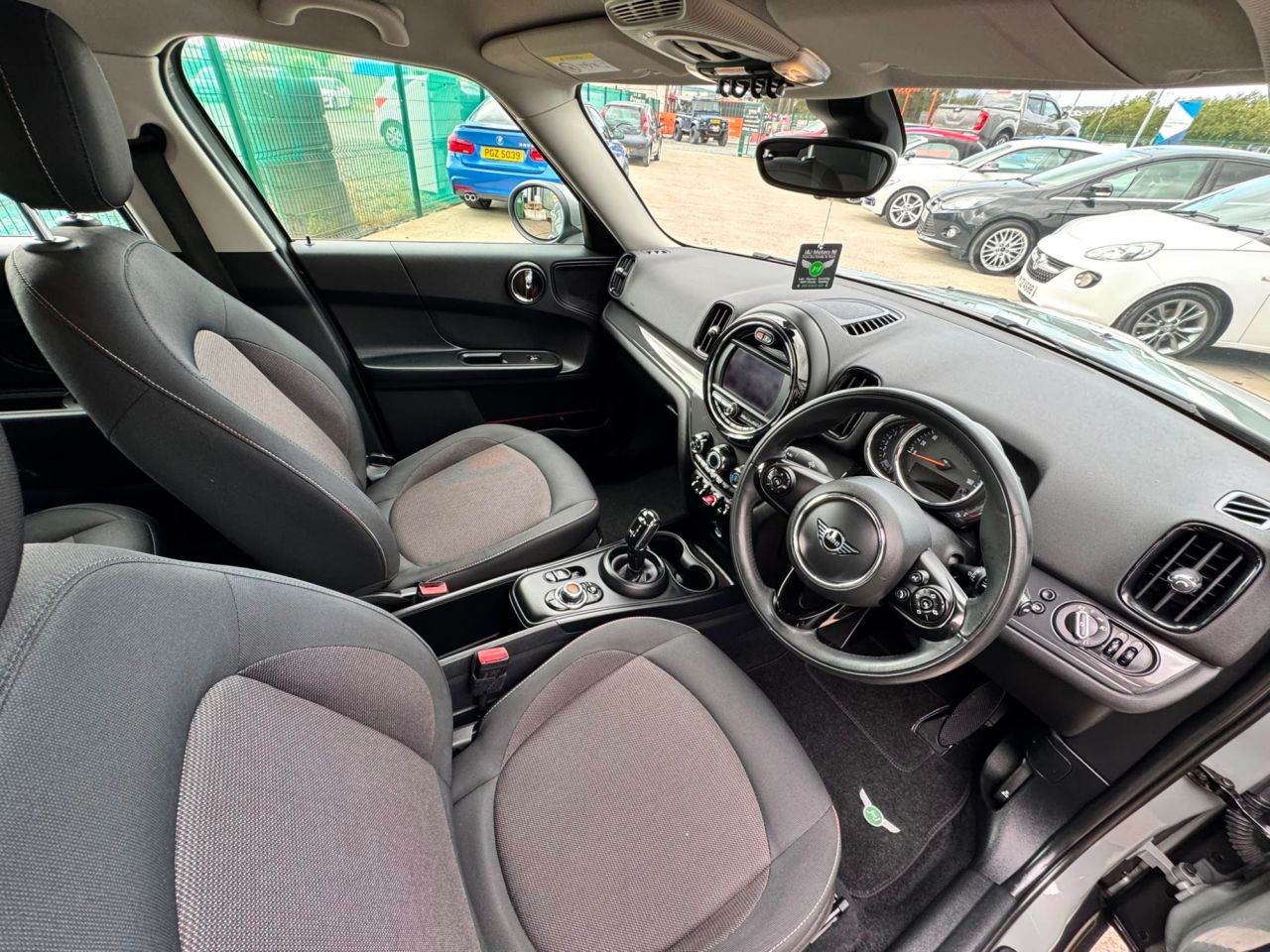 2019 MINI COUNTRYMAN 1.5 Cooper Classic SUV 5dr Petrol Steptronic Euro 6 (s/s) (136 ps) - vehicle photo 15 for sale on PureCar