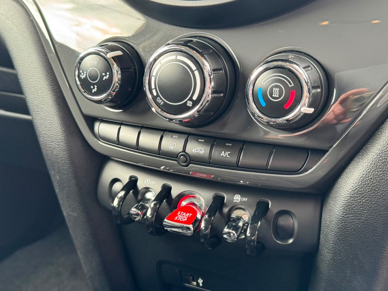 2019 MINI COUNTRYMAN 1.5 Cooper Classic SUV 5dr Petrol Steptronic Euro 6 (s/s) (136 ps) - vehicle photo 17 for sale on PureCar