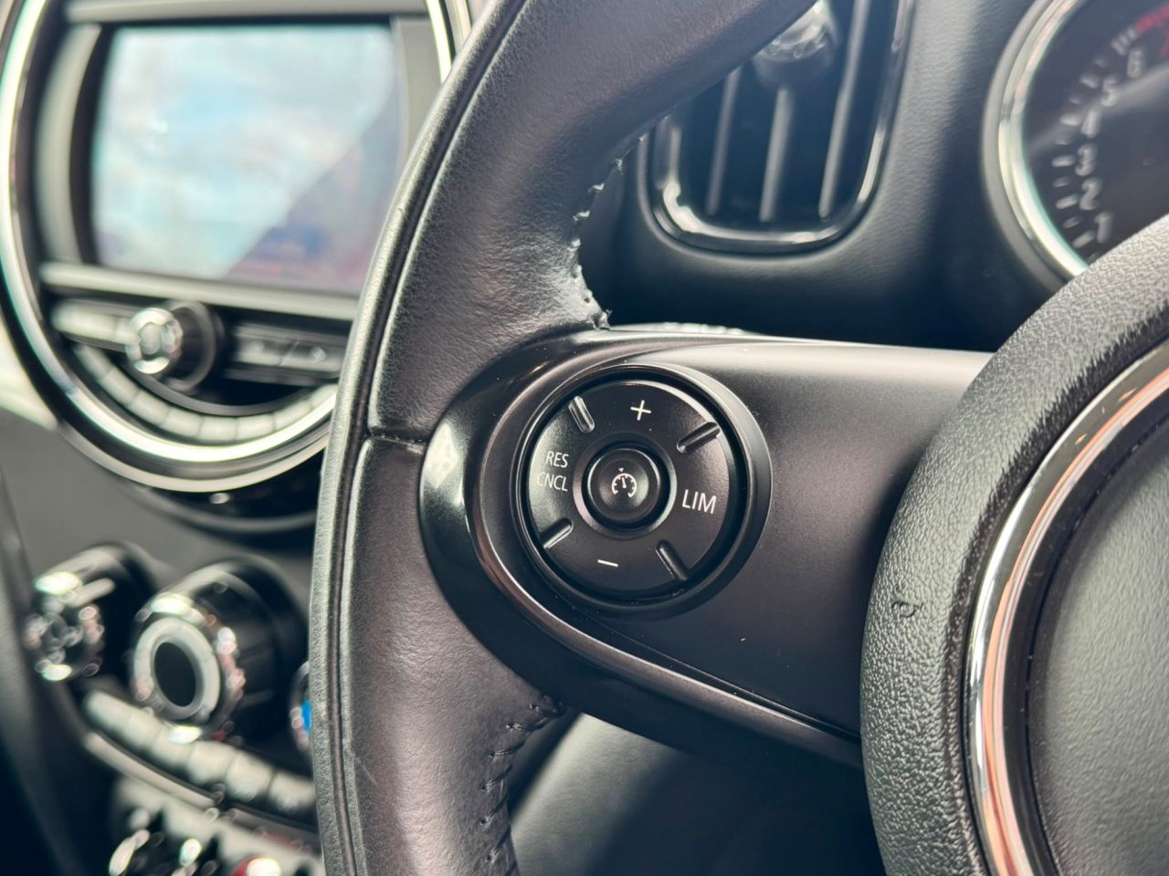 2019 MINI COUNTRYMAN 1.5 Cooper Classic SUV 5dr Petrol Steptronic Euro 6 (s/s) (136 ps) - vehicle photo 19 for sale on PureCar