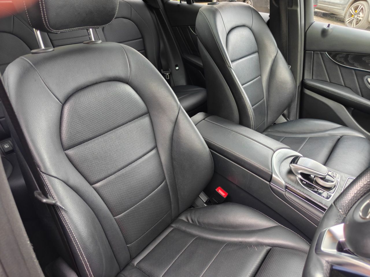 2018 MERCEDES GLC 2.1 GLC220d AMG Line (Premium Plus) SUV 5dr Diesel G-Tronic 4MATIC Euro 6 ( - vehicle photo 12 for sale on PureCar