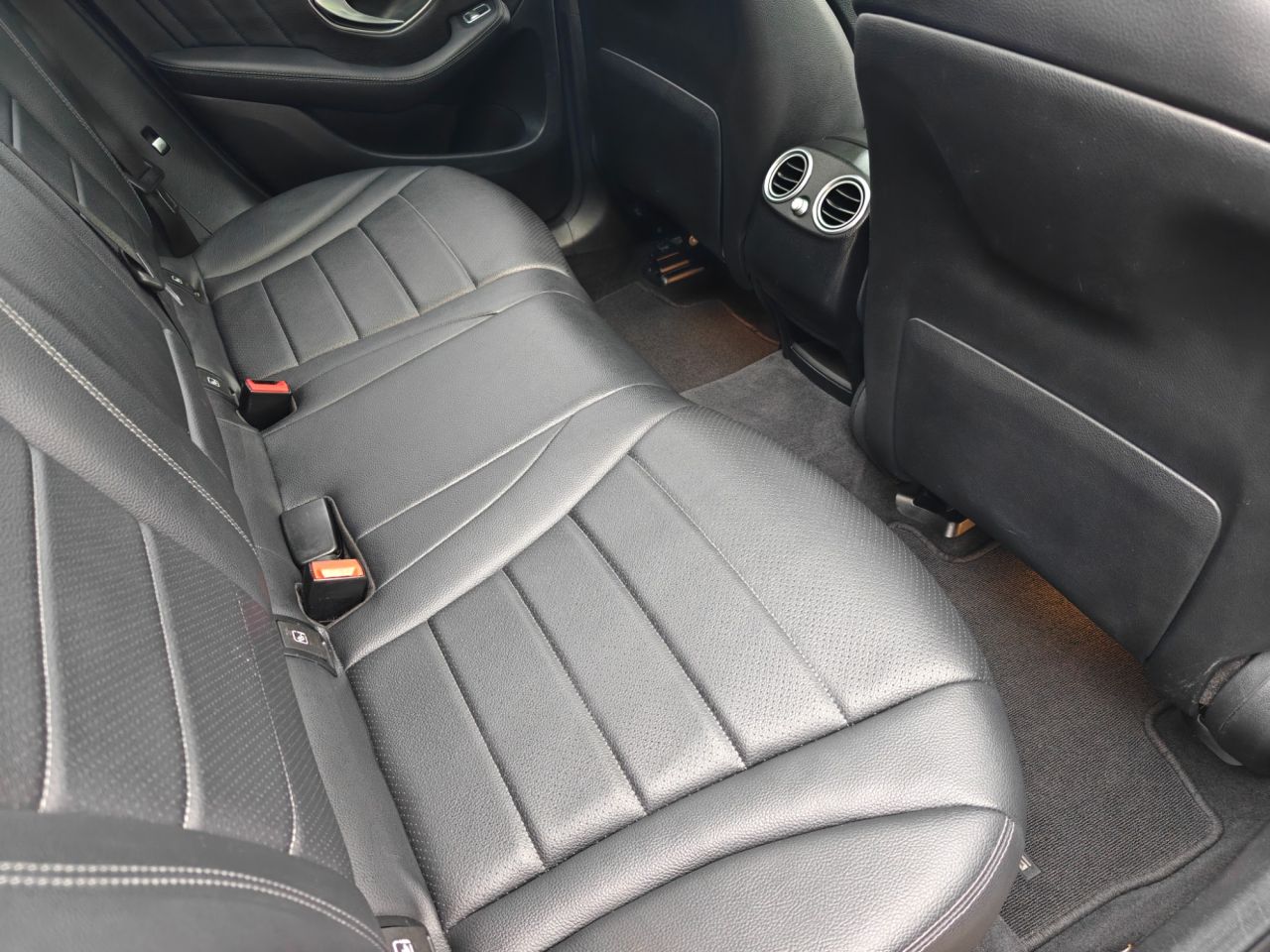 2018 MERCEDES GLC 2.1 GLC220d AMG Line (Premium Plus) SUV 5dr Diesel G-Tronic 4MATIC Euro 6 ( - vehicle photo 13 for sale on PureCar