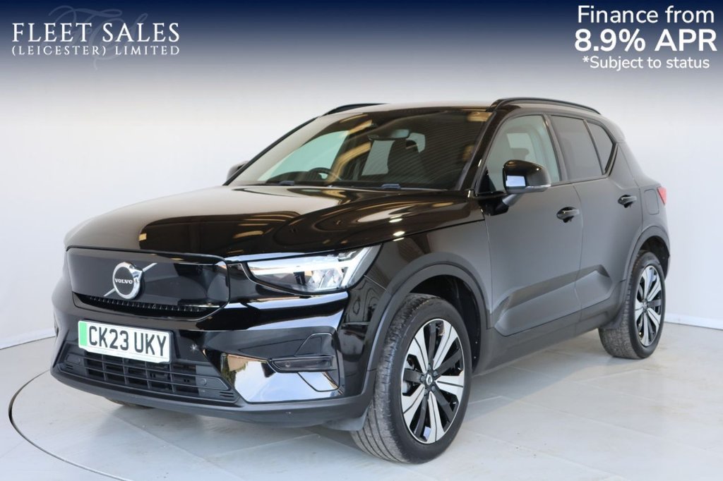 2023 VOLVO XC40