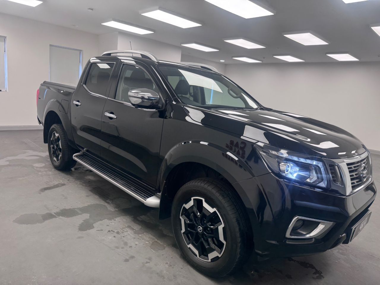 2020 NISSAN NAVARA 2.3 dCi Tekna Pickup Double Cab 4dr Diesel Auto 4WD Euro 6 (190 ps) - vehicle photo 2 for sale on PureCar