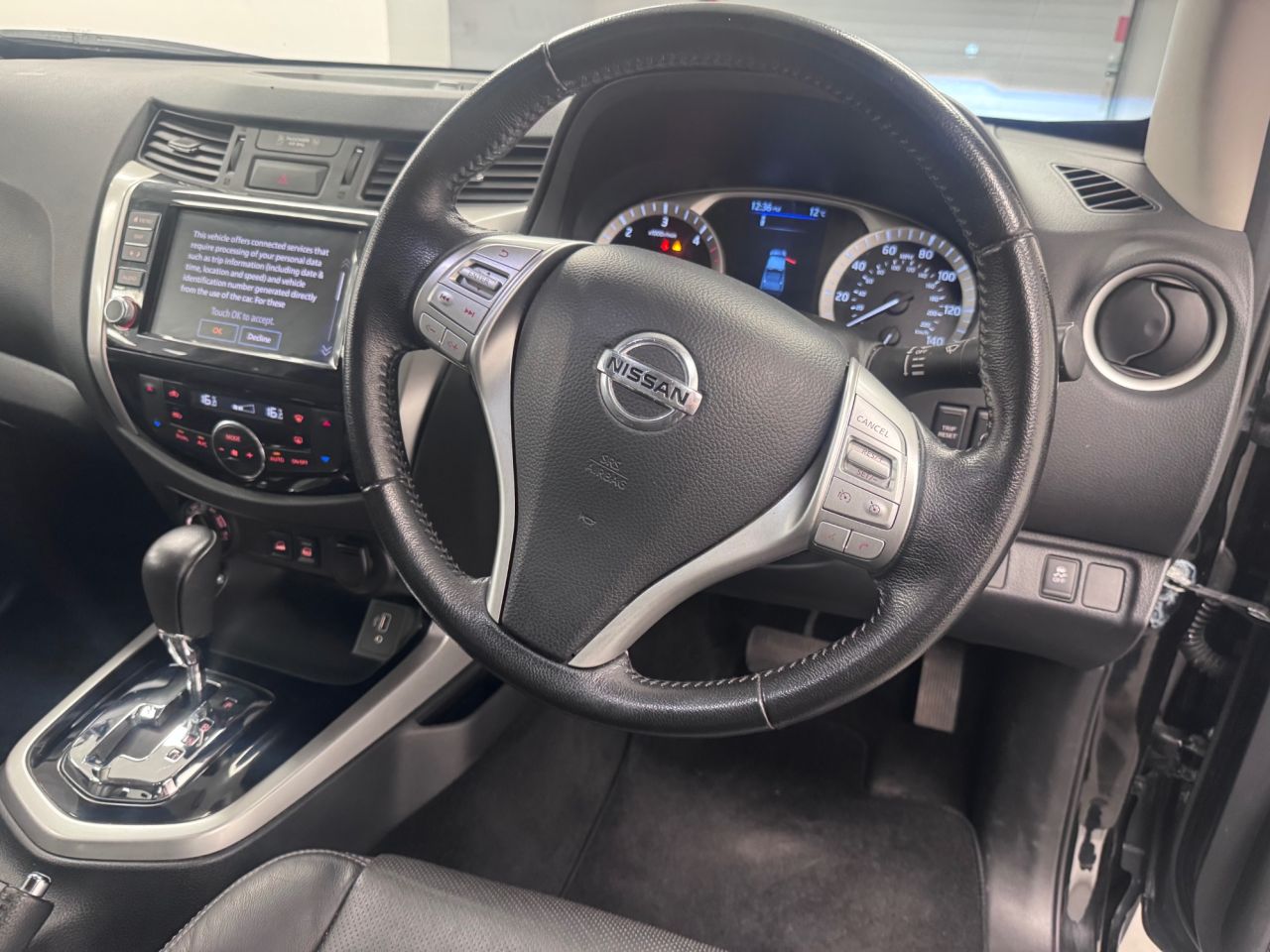 2020 NISSAN NAVARA 2.3 dCi Tekna Pickup Double Cab 4dr Diesel Auto 4WD Euro 6 (190 ps) - vehicle photo 12 for sale on PureCar