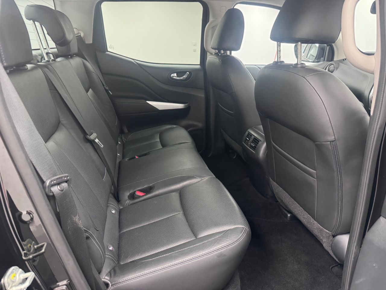 2020 NISSAN NAVARA 2.3 dCi Tekna Pickup Double Cab 4dr Diesel Auto 4WD Euro 6 (190 ps) - vehicle photo 13 for sale on PureCar