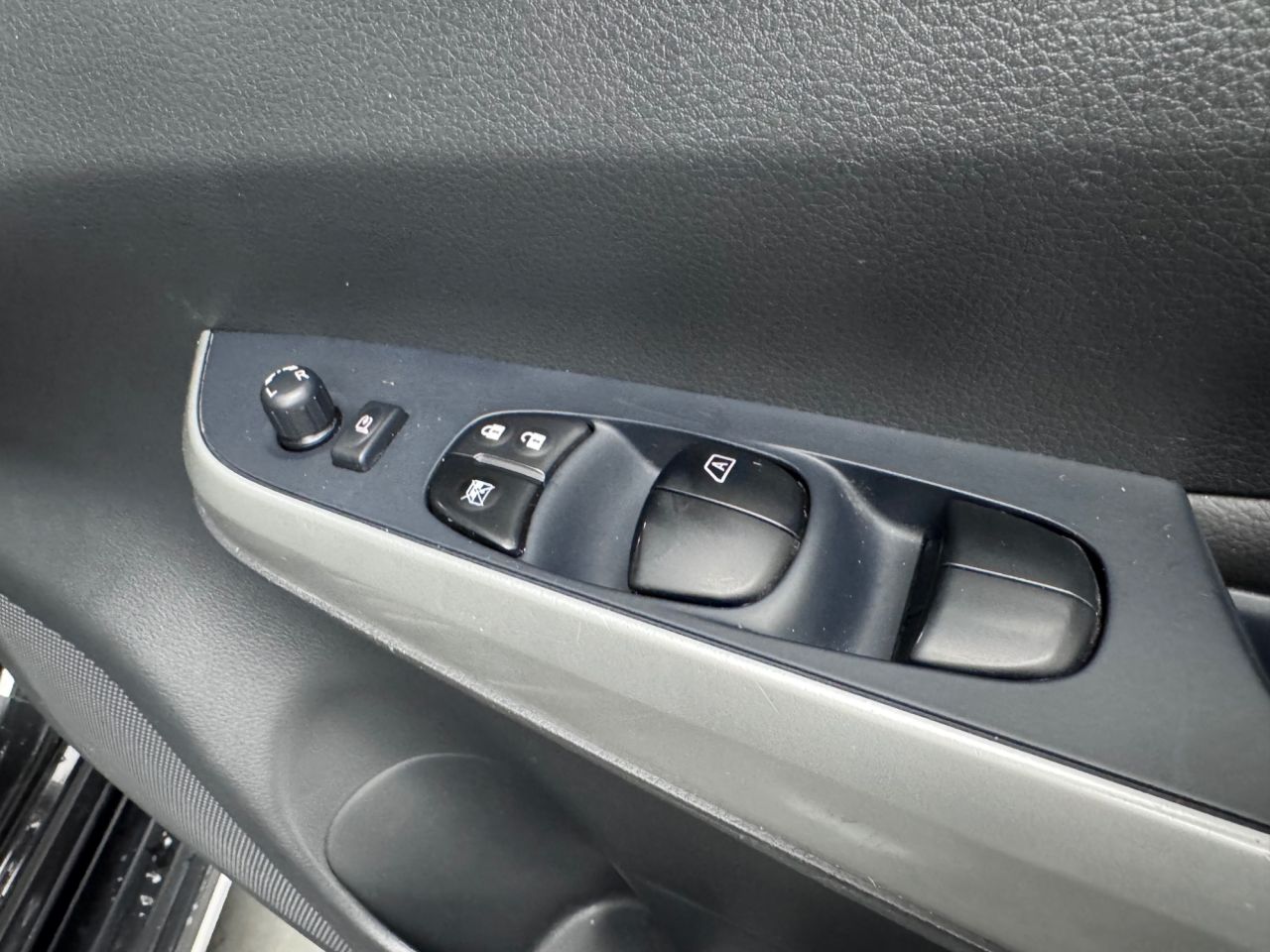 2020 NISSAN NAVARA 2.3 dCi Tekna Pickup Double Cab 4dr Diesel Auto 4WD Euro 6 (190 ps) - vehicle photo 14 for sale on PureCar