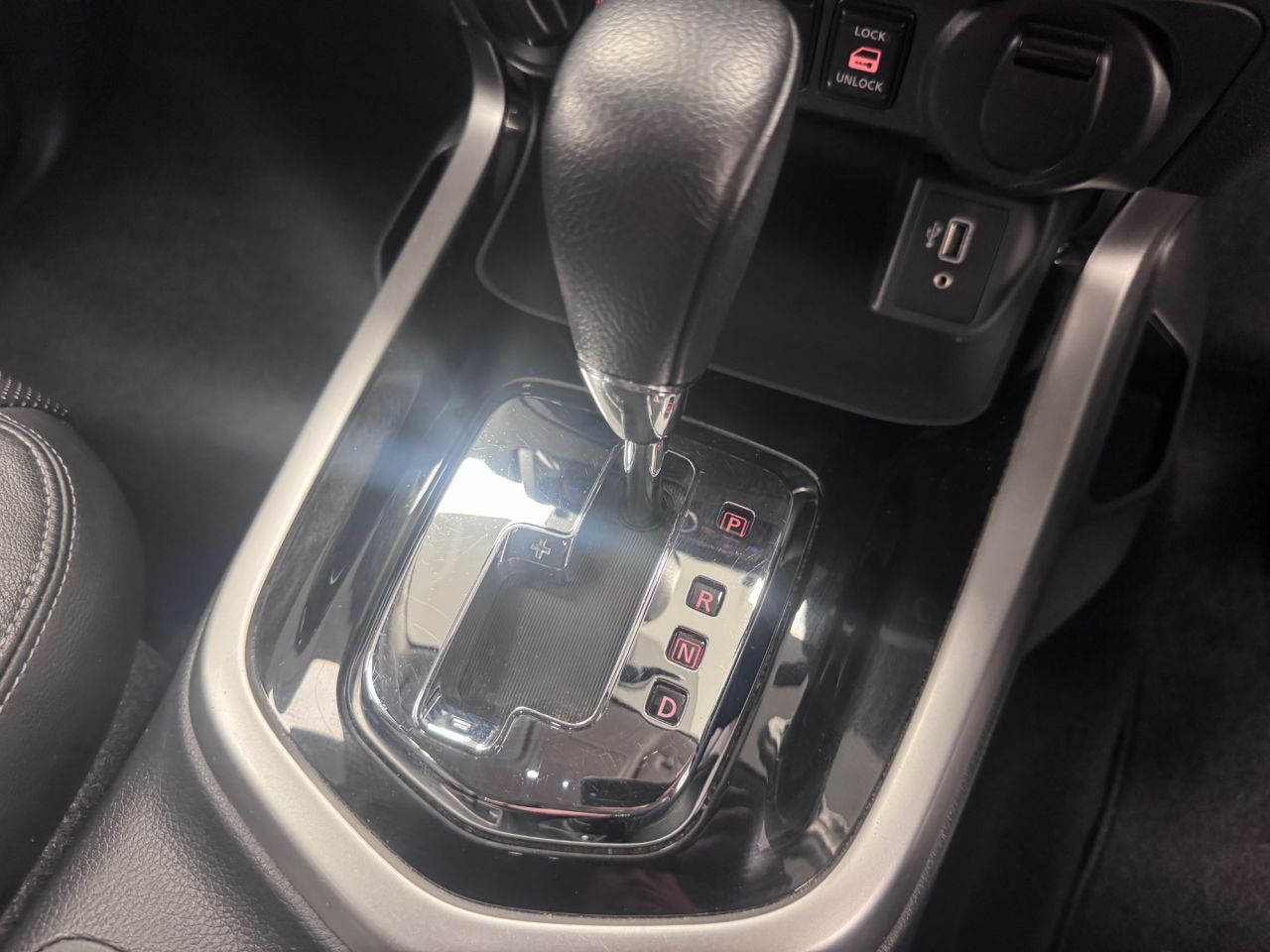 2020 NISSAN NAVARA 2.3 dCi Tekna Pickup Double Cab 4dr Diesel Auto 4WD Euro 6 (190 ps) - vehicle photo 17 for sale on PureCar