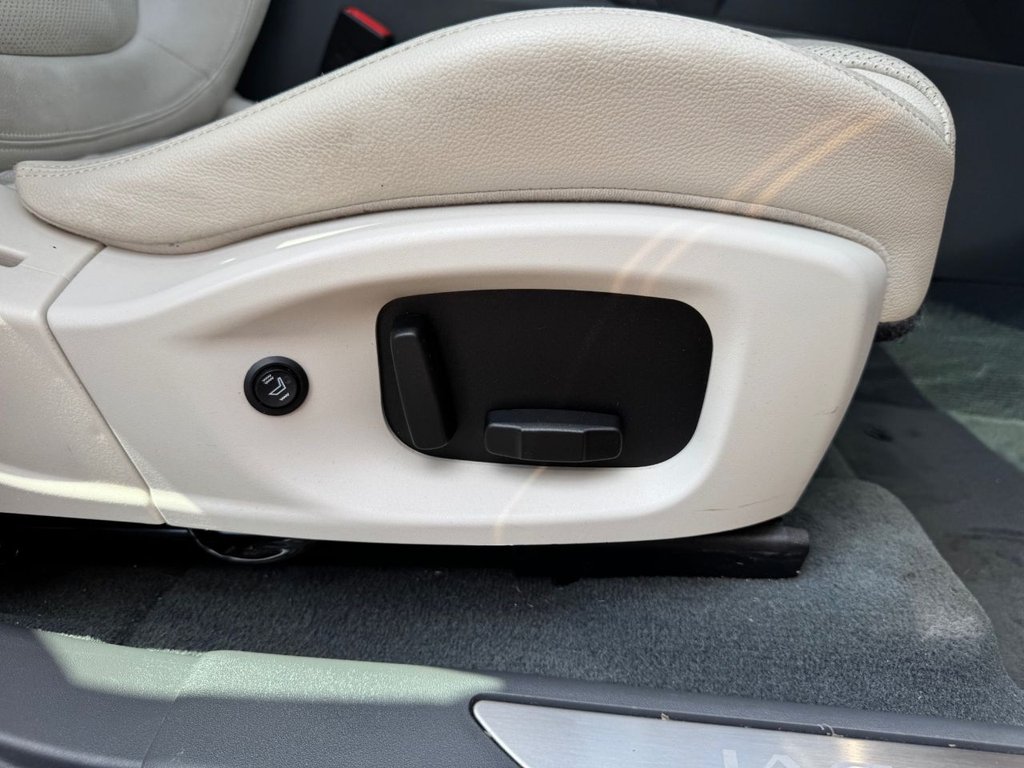 2018 Jaguar E-PACE — image 41