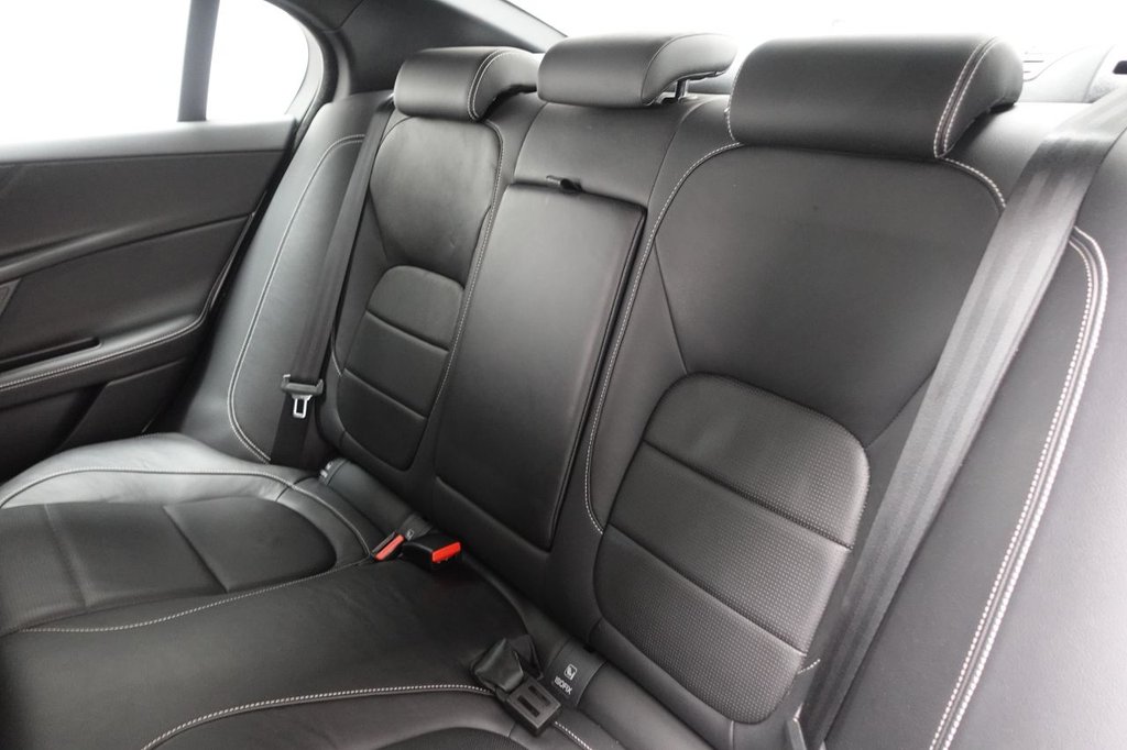 2018 Jaguar XE — image 13