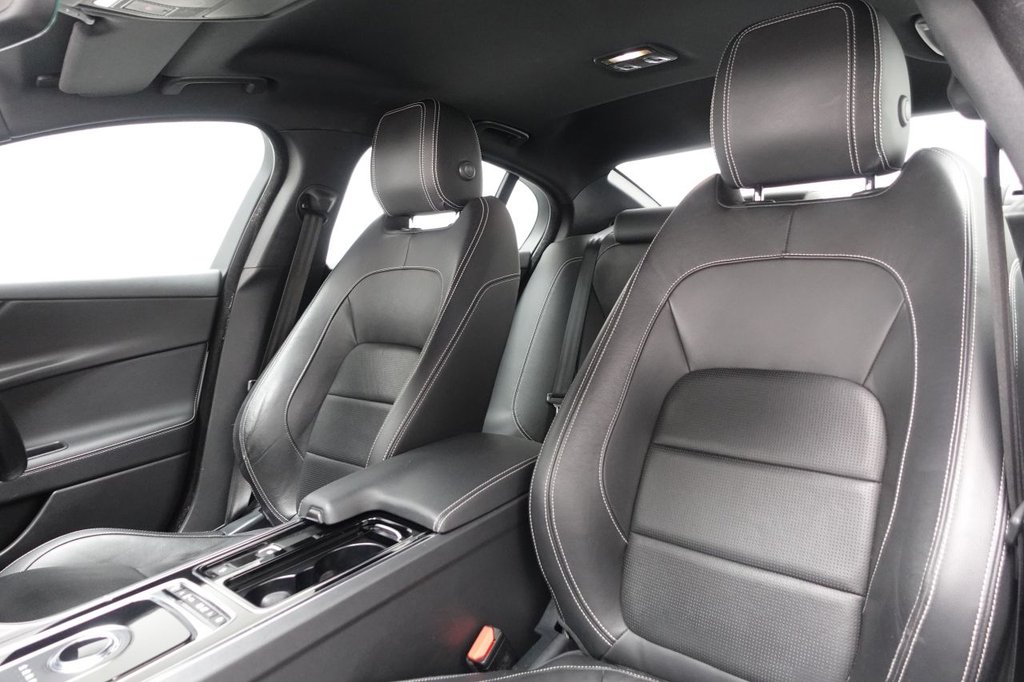2018 Jaguar XE — image 11