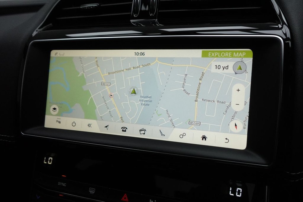 2018 Jaguar XE — image 2