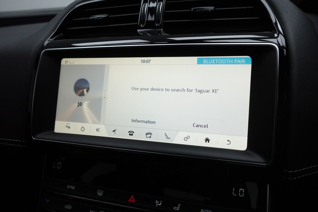 2018 Jaguar XE — image 16