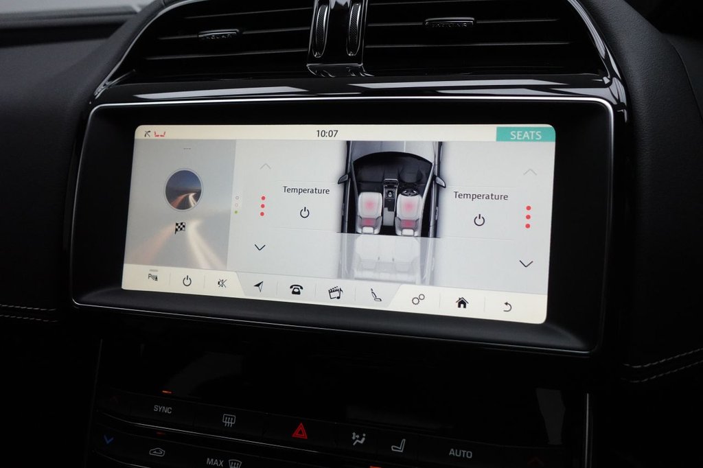 2018 Jaguar XE — image 19
