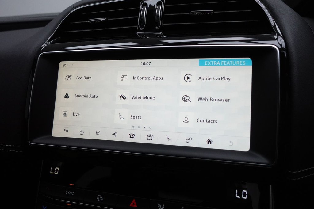 2018 Jaguar XE — image 15