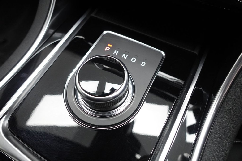 2018 Jaguar XE — image 28