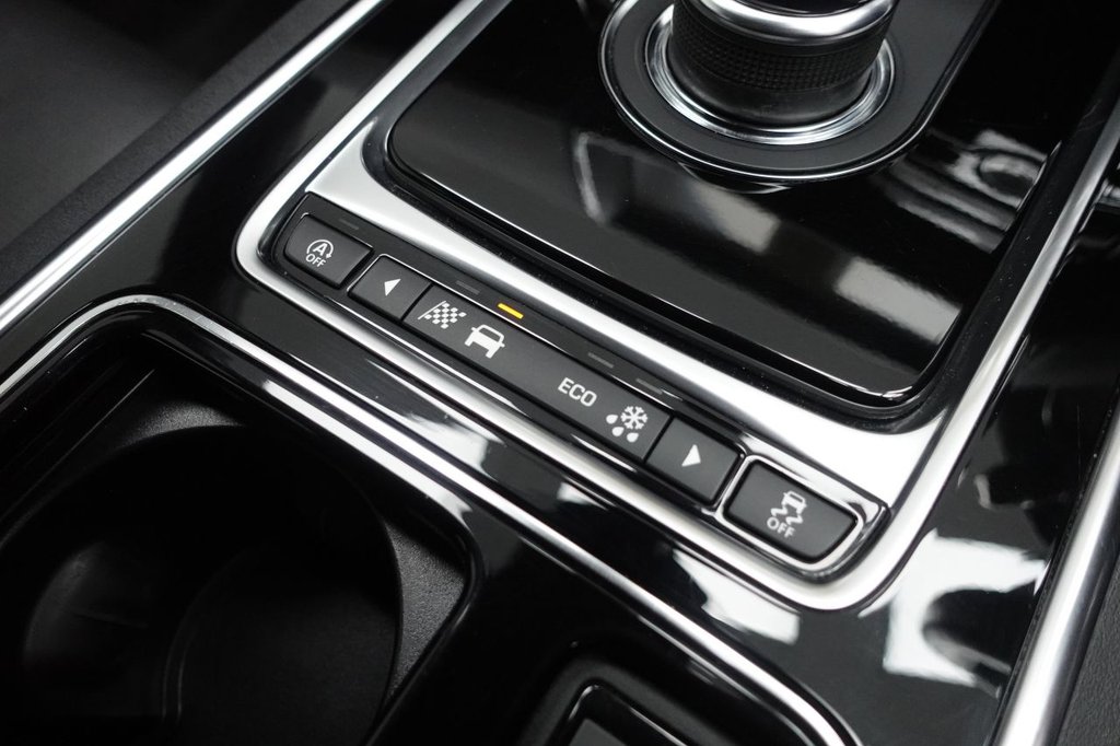 2018 Jaguar XE — image 29