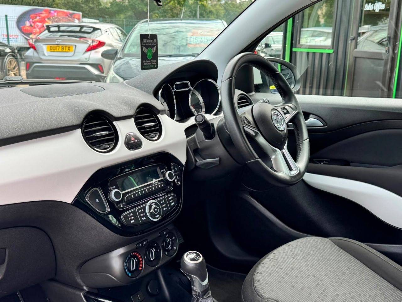 2016 VAUXHALL ADAM 1.2i JAM Hatchback 3dr Petrol Manual Euro 6 (70 ps) - vehicle photo 10 for sale on PureCar