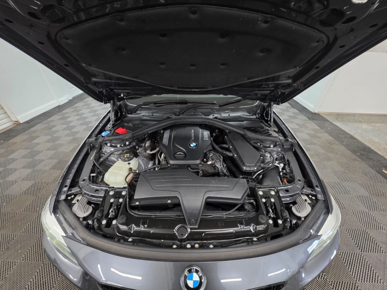 2019 BMW 4 SERIES GRAN COUPE 2.0 420d M Sport Hatchback 5dr Diesel Auto Euro 6 (s/s) (190 ps) Bluetooth - vehicle photo 2 for sale on PureCar