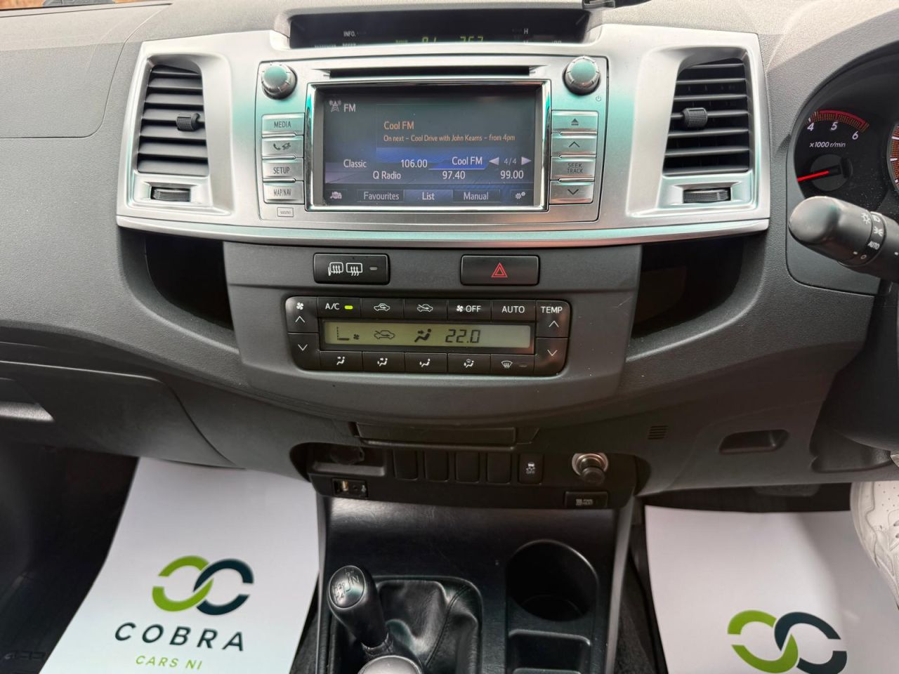 2015 TOYOTA HILUX 3.0 D-4D Invincible Pickup Double Cab 4dr Diesel Auto 4WD Euro 5 (171 ps) - vehicle photo 21 for sale on PureCar