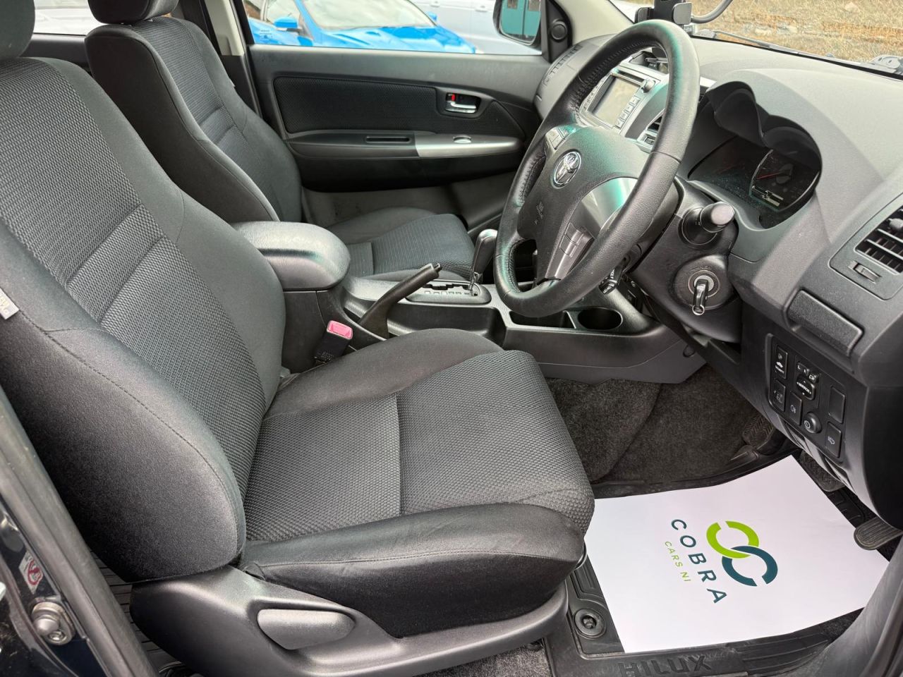 2015 TOYOTA HILUX 3.0 D-4D Invincible Pickup Double Cab 4dr Diesel Auto 4WD Euro 5 (171 ps) - vehicle photo 11 for sale on PureCar