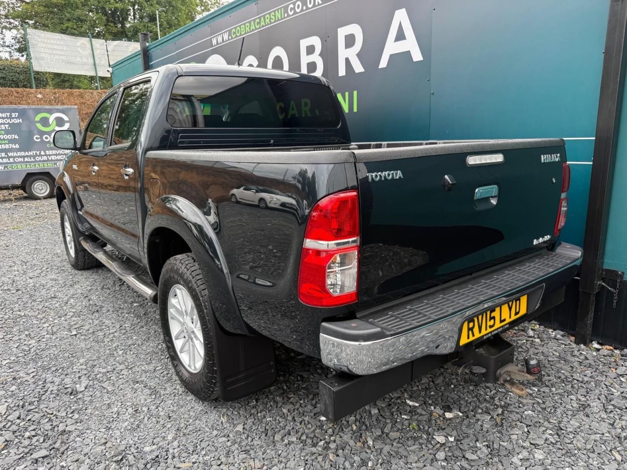 2015 TOYOTA HILUX 3.0 D-4D Invincible Pickup Double Cab 4dr Diesel Auto 4WD Euro 5 (171 ps) - vehicle photo 8 for sale on PureCar