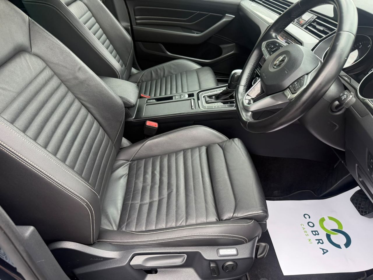 2020 VOLKSWAGEN PASSAT 1.6 TDI SEL Saloon 4dr Diesel DSG Euro 6 (s/s) (120 ps) - vehicle photo 11 for sale on PureCar