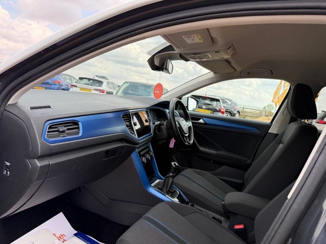 2018 Volkswagen T-Roc — image 4
