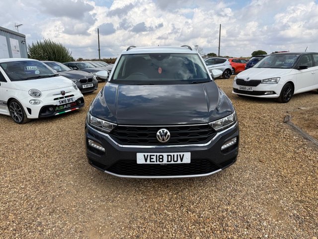 2018 Volkswagen T-Roc — image 2