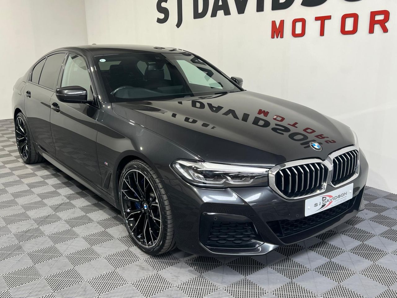 2022 BMW 5 SERIES 3.0 530d MHT M Sport Saloon 4dr Diesel Hybrid Steptronic xDrive Euro 6 (s/s - vehicle photo 12 for sale on PureCar