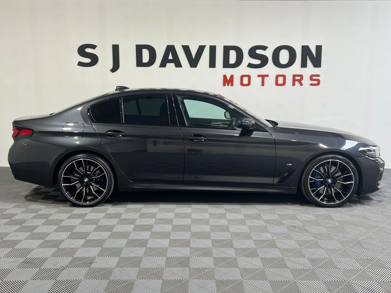 2022 BMW 5 SERIES 3.0 530d MHT M Sport Saloon 4dr Diesel Hybrid Steptronic xDrive Euro 6 (s/s - vehicle photo 5 for sale on PureCar