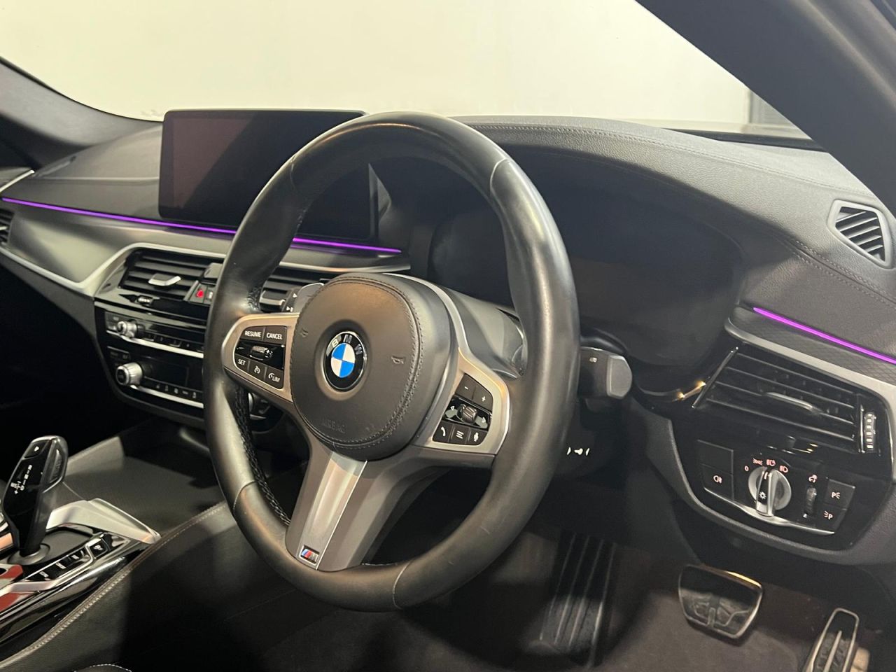 2022 BMW 5 SERIES 3.0 530d MHT M Sport Saloon 4dr Diesel Hybrid Steptronic xDrive Euro 6 (s/s - vehicle photo 9 for sale on PureCar