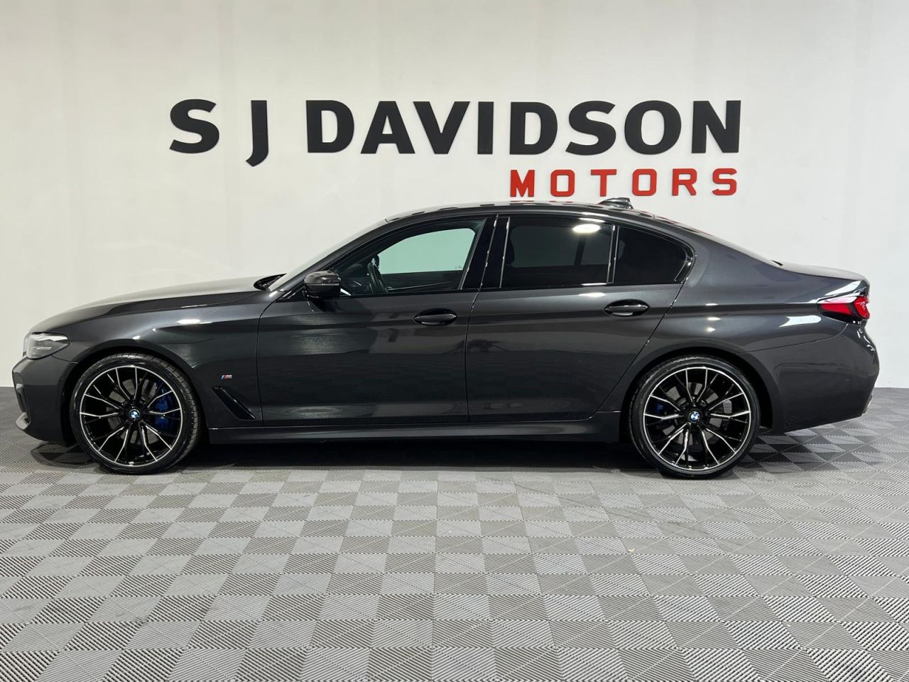 2022 BMW 5 SERIES 3.0 530d MHT M Sport Saloon 4dr Diesel Hybrid Steptronic xDrive Euro 6 (s/s - vehicle photo 6 for sale on PureCar